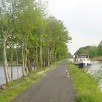 Houseboats At Marina By Kuhnle-tours