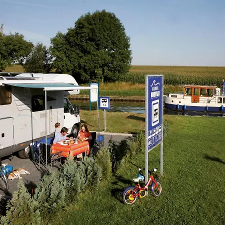 Botel Houseboats At Marina By Kuhnle-tours Niderviller