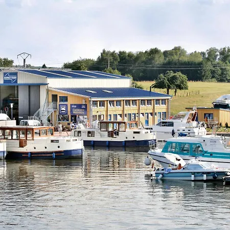 Houseboats At Marina By Kuhnle-tours * Niderviller