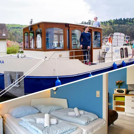 Botel Hausboote In