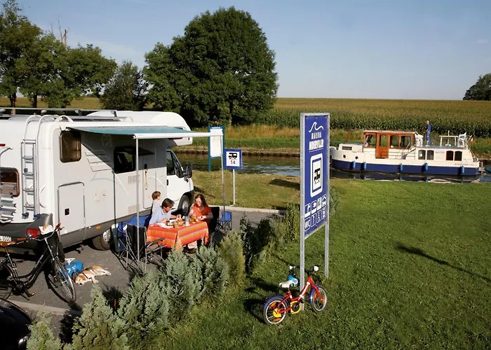 Botel Houseboats At Marina By Kuhnle-tours Niderviller