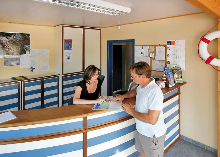 Houseboats At Marina By Kuhnle-tours Botel Niderviller