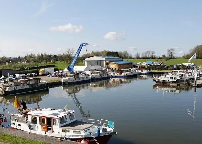 Houseboats At Marina By Kuhnle-tours *