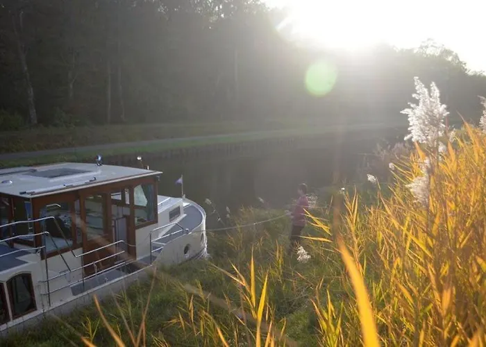 Botel Houseboats At Marina By Kuhnle-tours *