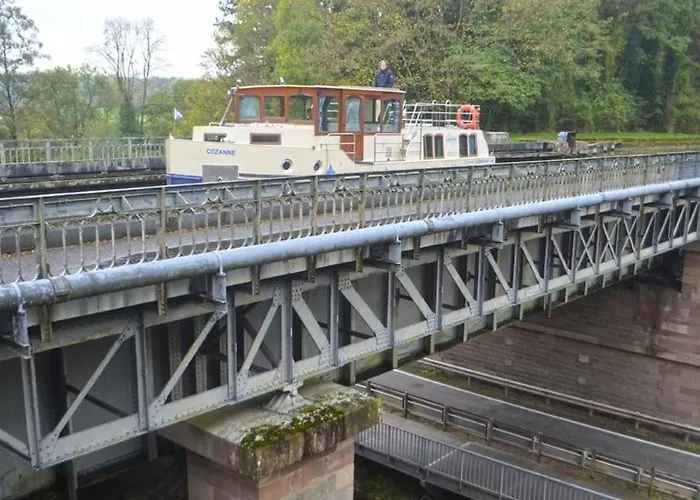 Houseboats At Marina By Kuhnle-tours *