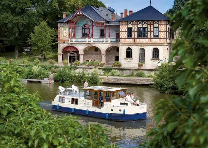 Vintage Houseboats At Harbor By Kuhnle-tours Hotel na wodzie *
