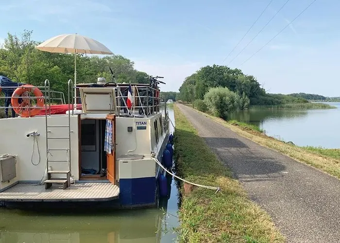 Houseboats At Marina By Kuhnle-tours *